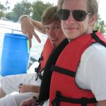 545919_353437354718330_444113112_n